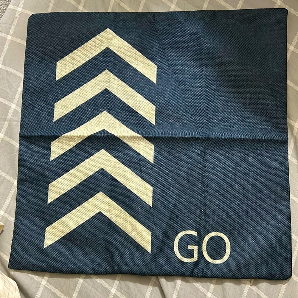 GRAPHIC “Go” Throw Toss Accent Pillow Ccver. 17 X 17 Burlap Blue/Cream NWT